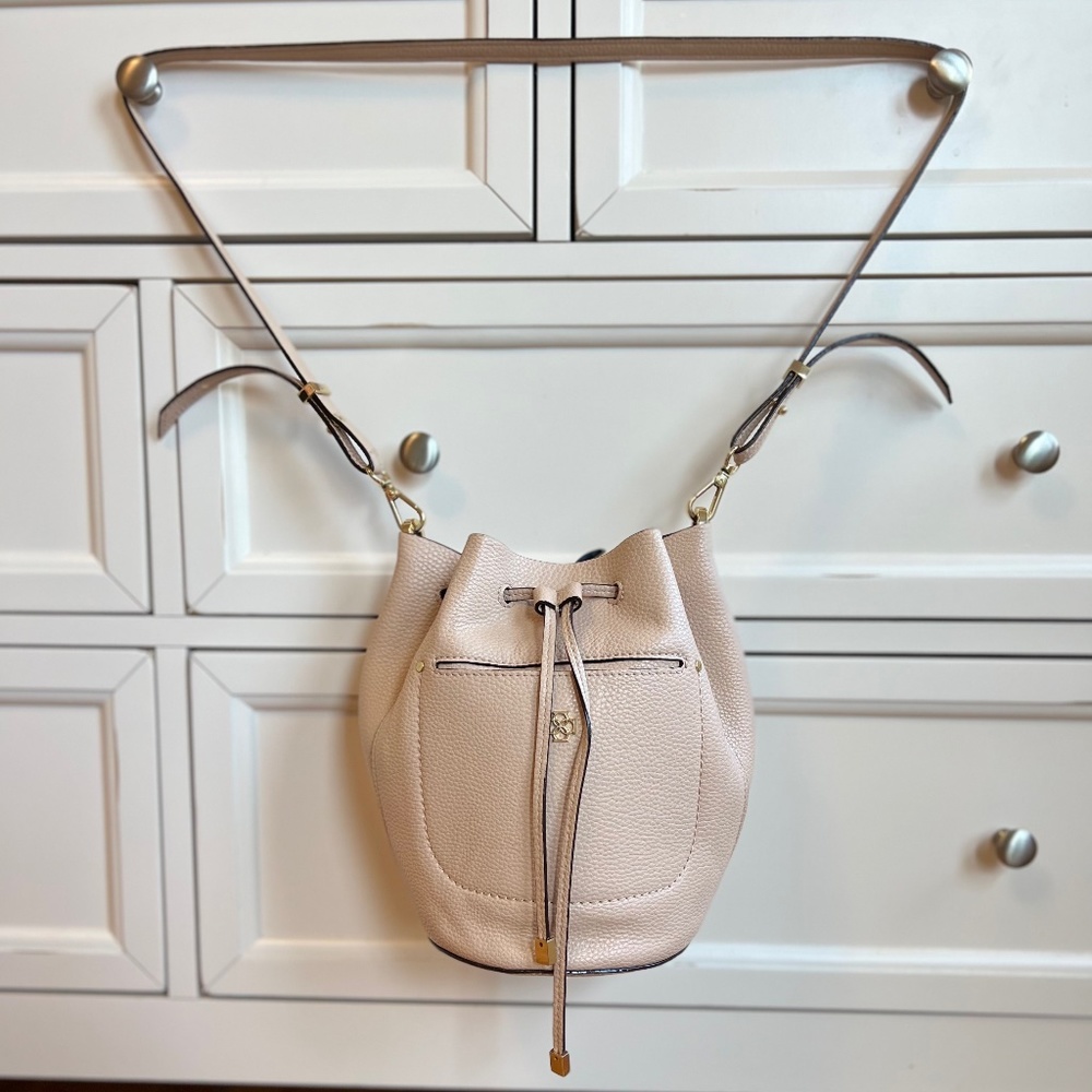 Lady’s Pink/Cream Bucket bag- Like New